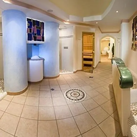 Persura Hotel 3*