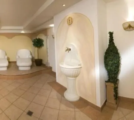 Persura Hotel 3*