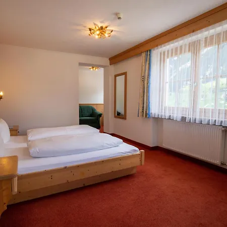 Persura Hotel 3*