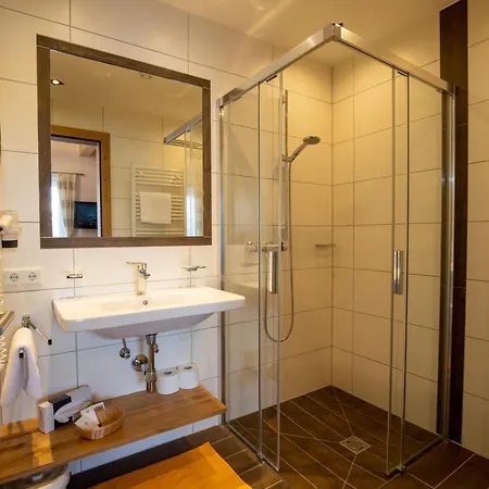 Persura Hotel 3*