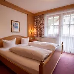 Persura Szálloda 3*